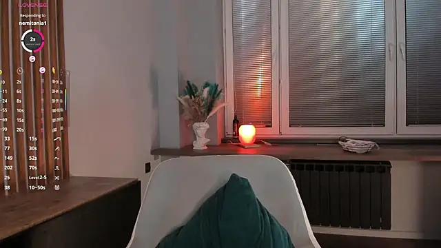 OssieCrewsのライブXXXチャット