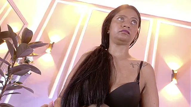 Chatroom XXX en direct de SuzyFox_