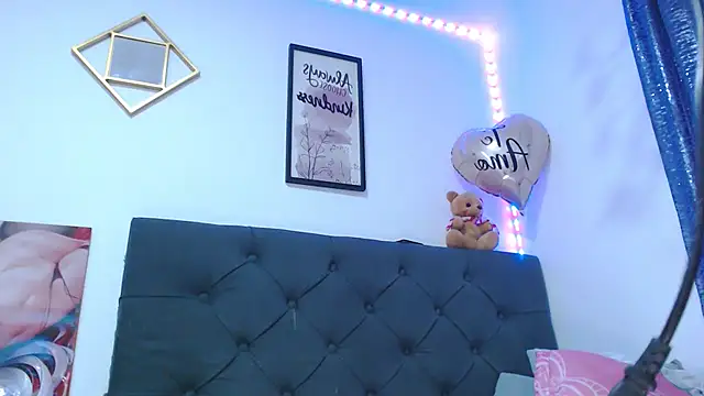 XXX chat uživo modela KENYEVANS