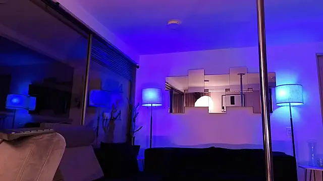 mandi4pole_のライブXXXチャット