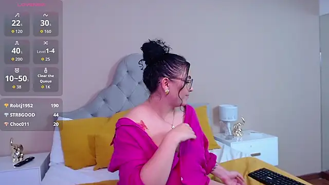 AlmaraRouge Adlı Modelin Canlı XXX Sohbeti