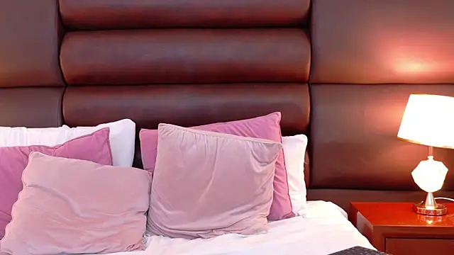 XXX chat uživo modela EllaEvanzz