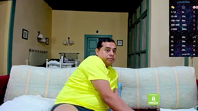 brad_latino webkamerás műsora