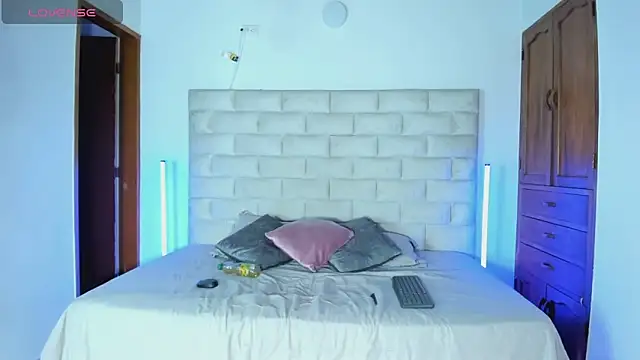 DulceJones live XXX chat