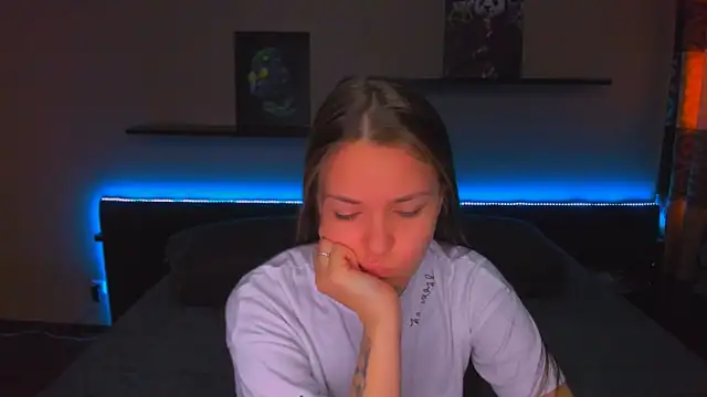 AlexaBarkley Adlı Modelin Canlı XXX Sohbeti