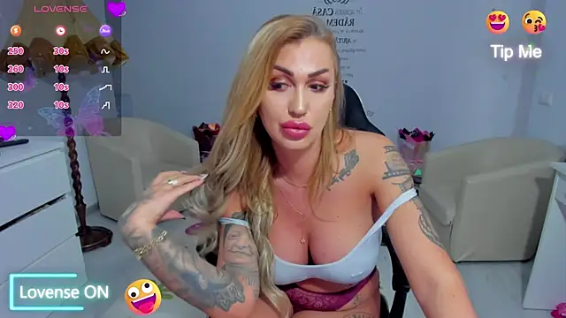 Nicol2Naya webkamerás műsora