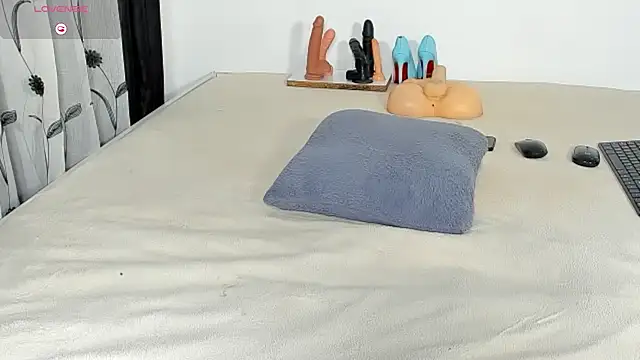 عرض كام CREAMY_BUBBLEGUM