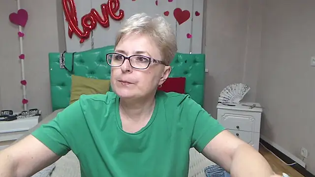 EmiliaGree 现场XXX聊天