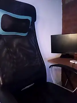 THE_CHEEKY_ALPHA élő XXX-chatje