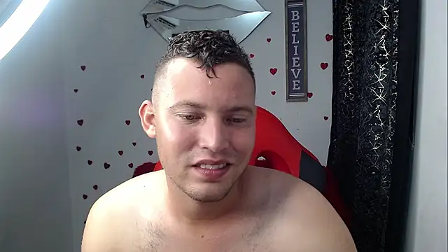 sven_fox723's Live XXX Chat