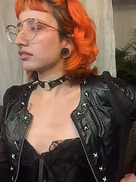 Živý XXX chat Alice_Hecatee