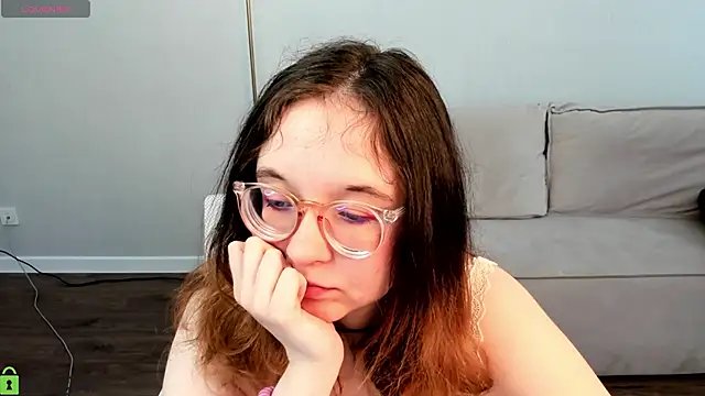 Aleks-caster live XXX chat