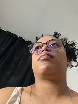 Chat +18 de tokio_angel ao vivo