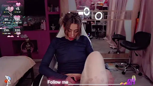 AnnieGOld_ Adlı Modelin Canlı XXX Sohbeti