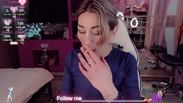 AnnieGOld_ Chat XXX live