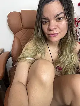 Zyrella Adlı Modelin Canlı XXX Sohbeti