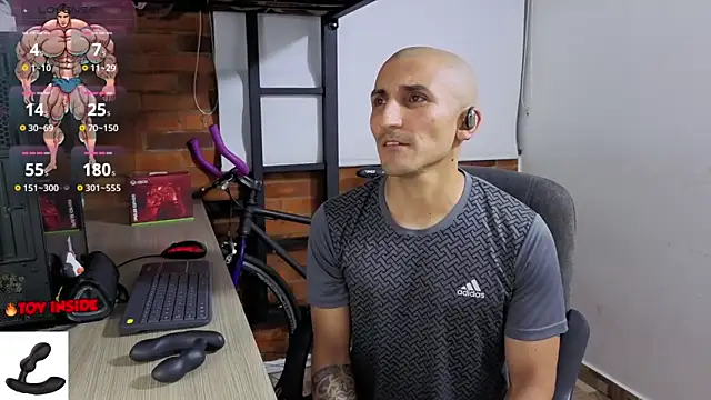 Marck_Muscle élő XXX-chatje