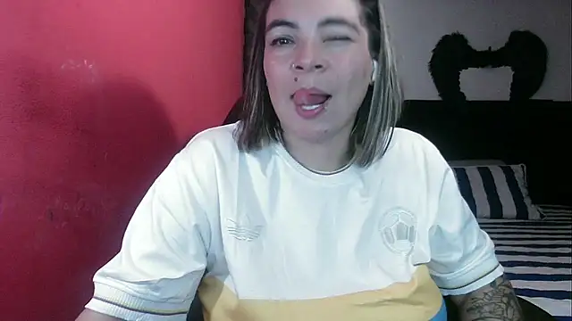 แชท XXX สดของ charlotedoll