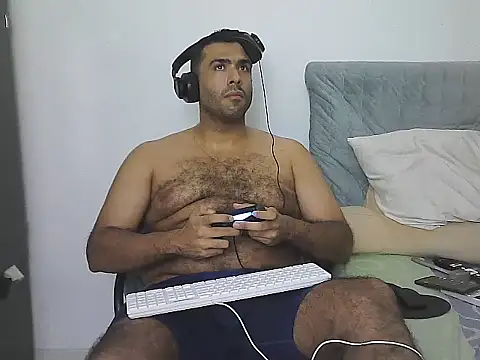 AlphaLatinoBear élő XXX-chatje