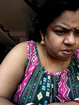 Deborbhavi222 élő XXX-chatje