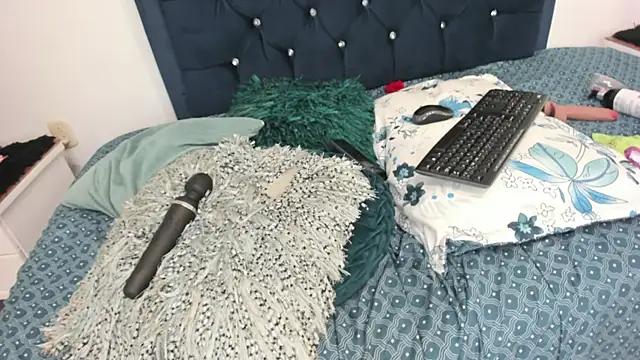 Inaya_Khalifa Chat XXX live