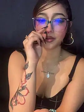 LilithMonette: онлайн-секс-чат