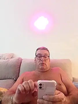 MountJohnXL Adlı Modelin Canlı XXX Sohbeti