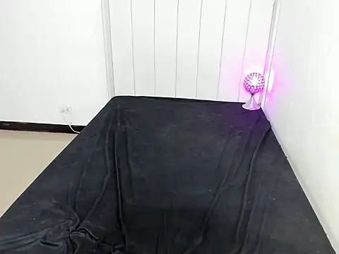 Aliyah_Bucks 即時 XXX 聊天