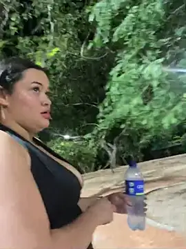 Pertunjukan Kamera Web Datoka_adrenaline