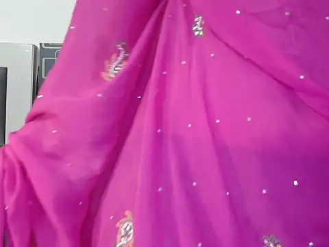 Simreet_22 Adlı Modelin Canlı XXX Sohbeti