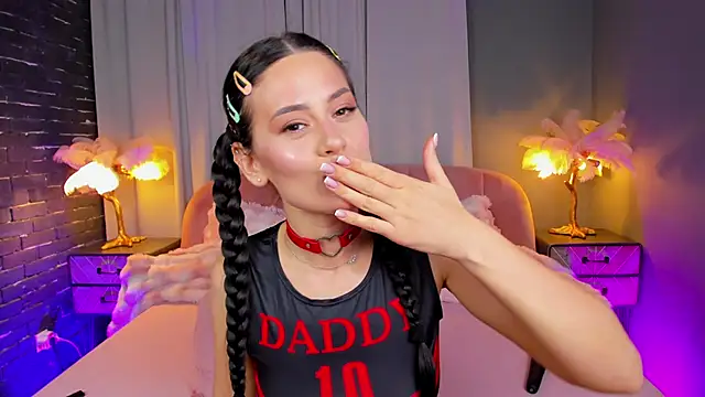 Chat XXX ao vivo de AmedeeaBanks