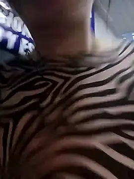 _Luna-1 live XXX chat