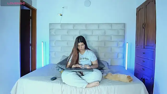 دردشة DulceJones الجنسية المباشرة