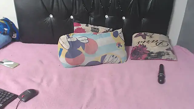 Wild_RoseXX live XXX chat