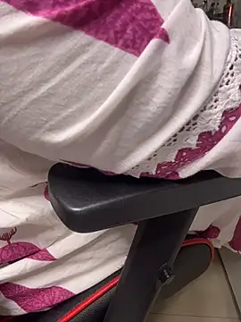 roasted_peanut's Webcam Show