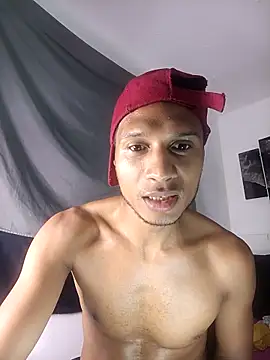 chrisramosv: διαδικτυακό σόου στην κάμερα