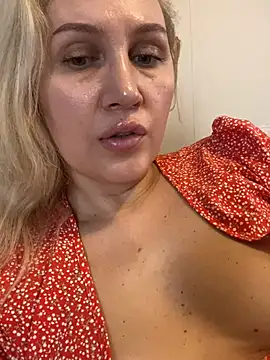 YourBlondee: онлайн-секс-чат