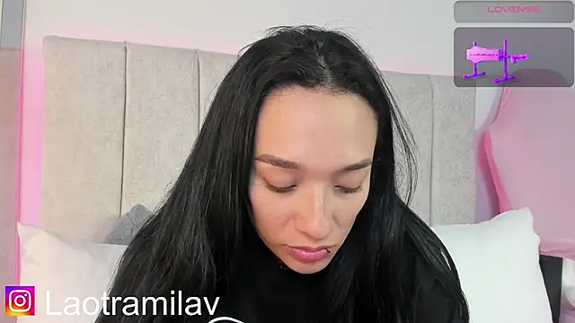 Chat +18 de MilaVelour ao vivo