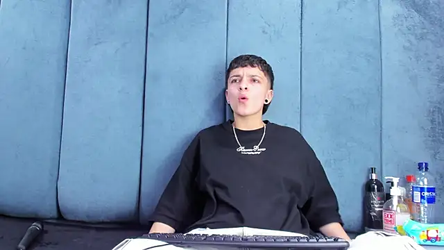 Megan_Thompson_ Adlı Modelin Canlı XXX Sohbeti