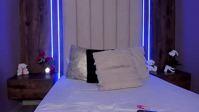 LucySalvatore_ Chat XXX in diretta