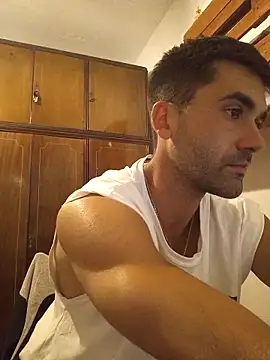 Tomasselo's Live XXX Chat