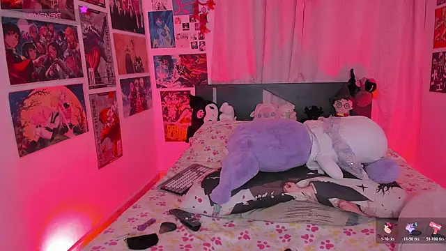 MissCurvyTop's Live XXX Chat