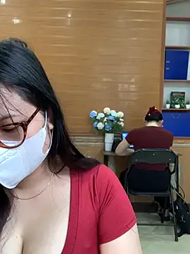 hide_from_colleagues élő XXX-chatje