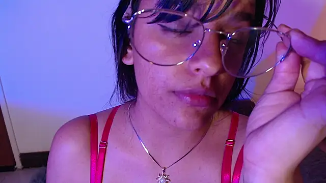 Chatroom XXX en direct de Ivvy_Bloom