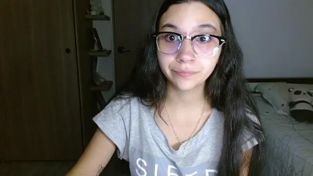 mia__lopez_ Adlı Modelin Canlı XXX Sohbeti