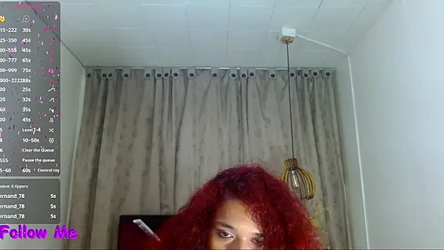 luisa__torres: διαδικτυακό σόου στην κάμερα