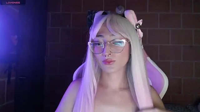 Andrea_camilaaa's Live XXX Chat