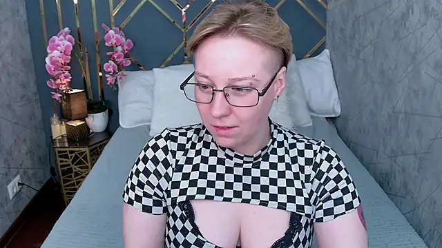 AlexandraGreen: онлайн-секс-чат