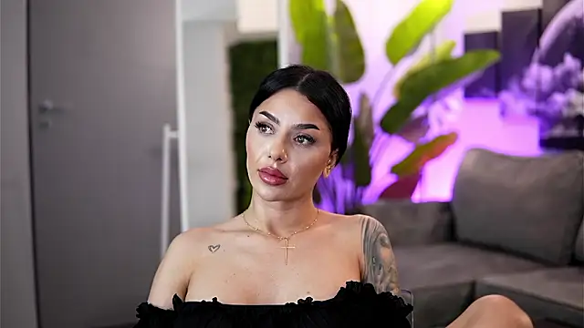 Ivy_Trix Adlı Modelin Canlı XXX Sohbeti