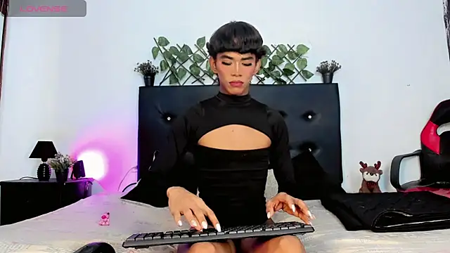 JERO_TEASE_S7S Adlı Modelin Canlı XXX Sohbeti